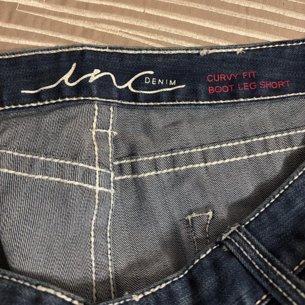 INC International Concepts Women's Boot Leg Short - Picture 2 of 3